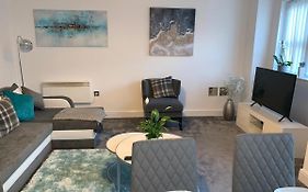 Absolute Stays At The Qube -Utilita-City Center-The Rep-Icc-Nia-Edgbaston Cricket-Free Wifi- Contractors-Sealife-Brindleyplace